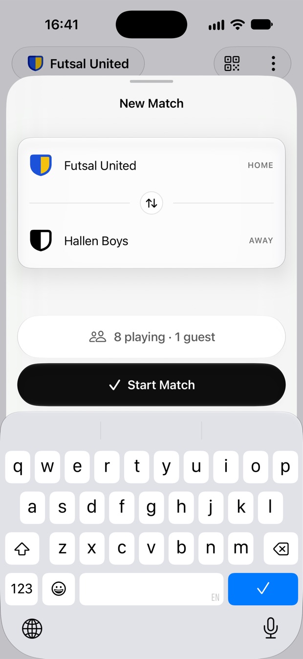 Het scherm Nieuwe wedstrijd: Futsal United thuis tegen Hallen Boys, 8 spelers en 1 gast.