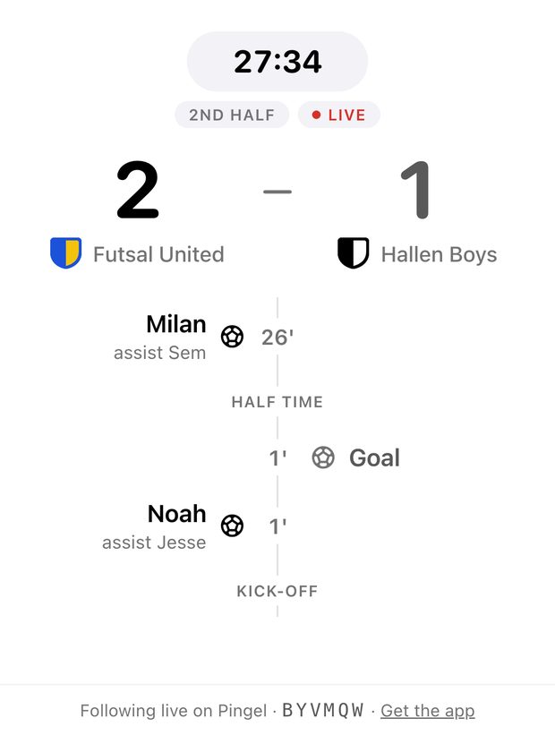 De live pagina in een browser: 2–1 in de tweede helft, met de doelpunten van Milan en Noah in de tijdlijn.