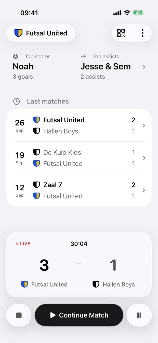 The Pingel home screen: top scorer Noah with 3 goals, top assists Jesse and Sem, the last three results, and a live match to continue.